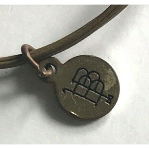 Bourbon & Boweties Gold Wire Wrap Pearl Bracelet - Picture 5 of 7